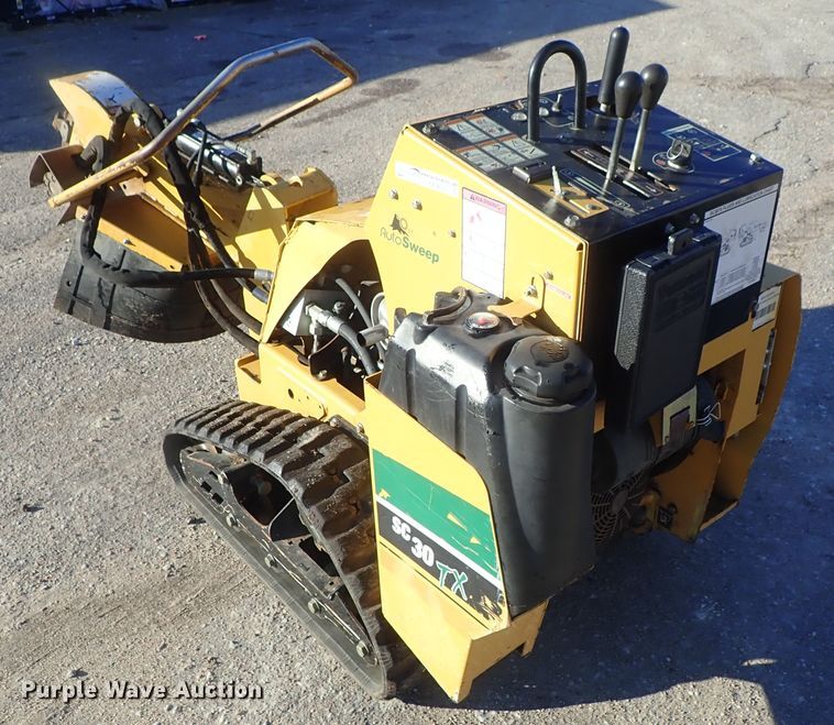 image for item GF9633 2013 Vermeer SC30TX stump grinder