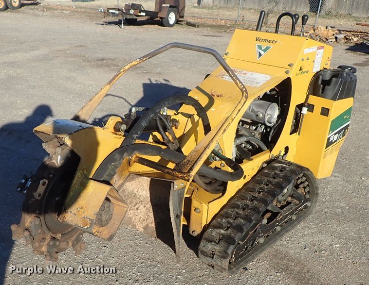 image for item GF9633 2013 Vermeer SC30TX stump grinder