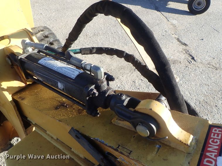 image for item GF9633 2013 Vermeer SC30TX stump grinder