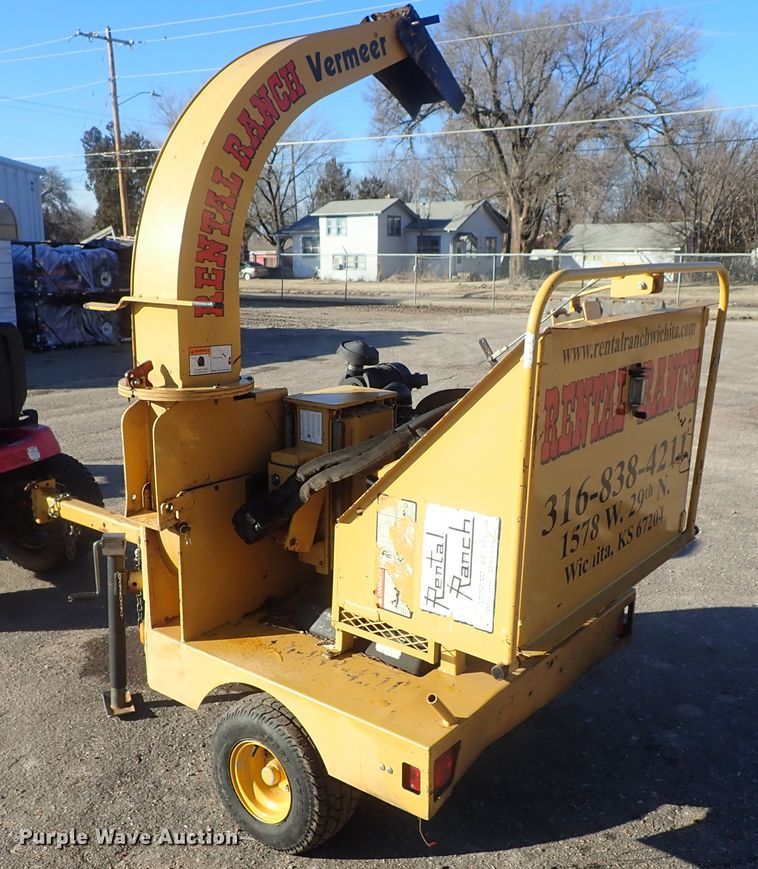 image for item GF9634 2005 Vermeer BC625A wood chipper