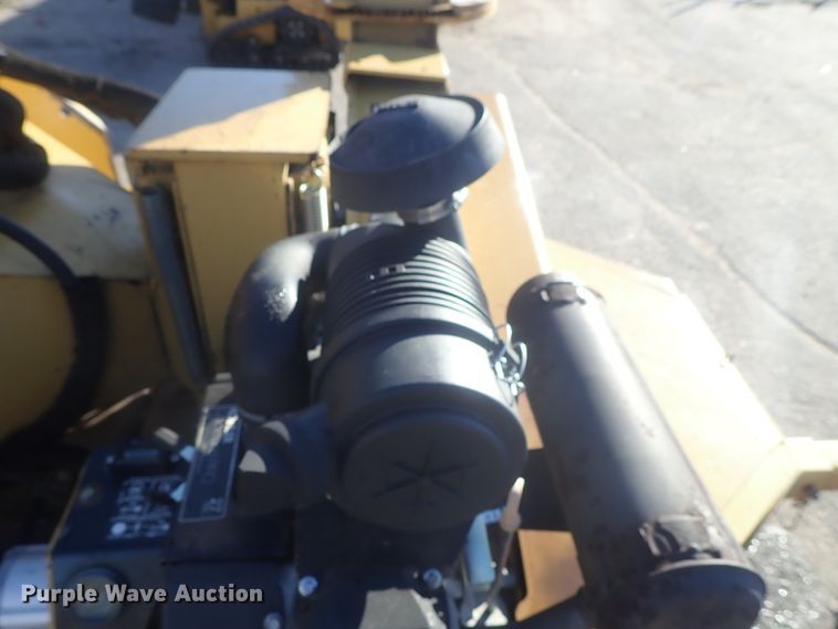 image for item GF9634 2005 Vermeer BC625A wood chipper