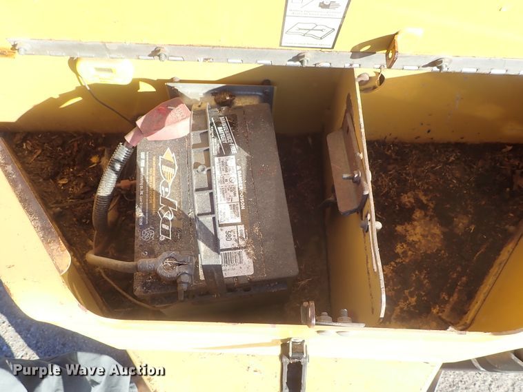 image for item GF9634 2005 Vermeer BC625A wood chipper