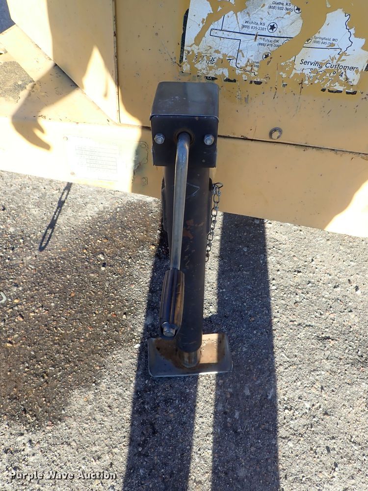 image for item GF9634 2005 Vermeer BC625A wood chipper