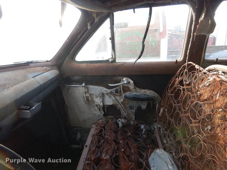 image for item GF9985 1949 Ford sedan