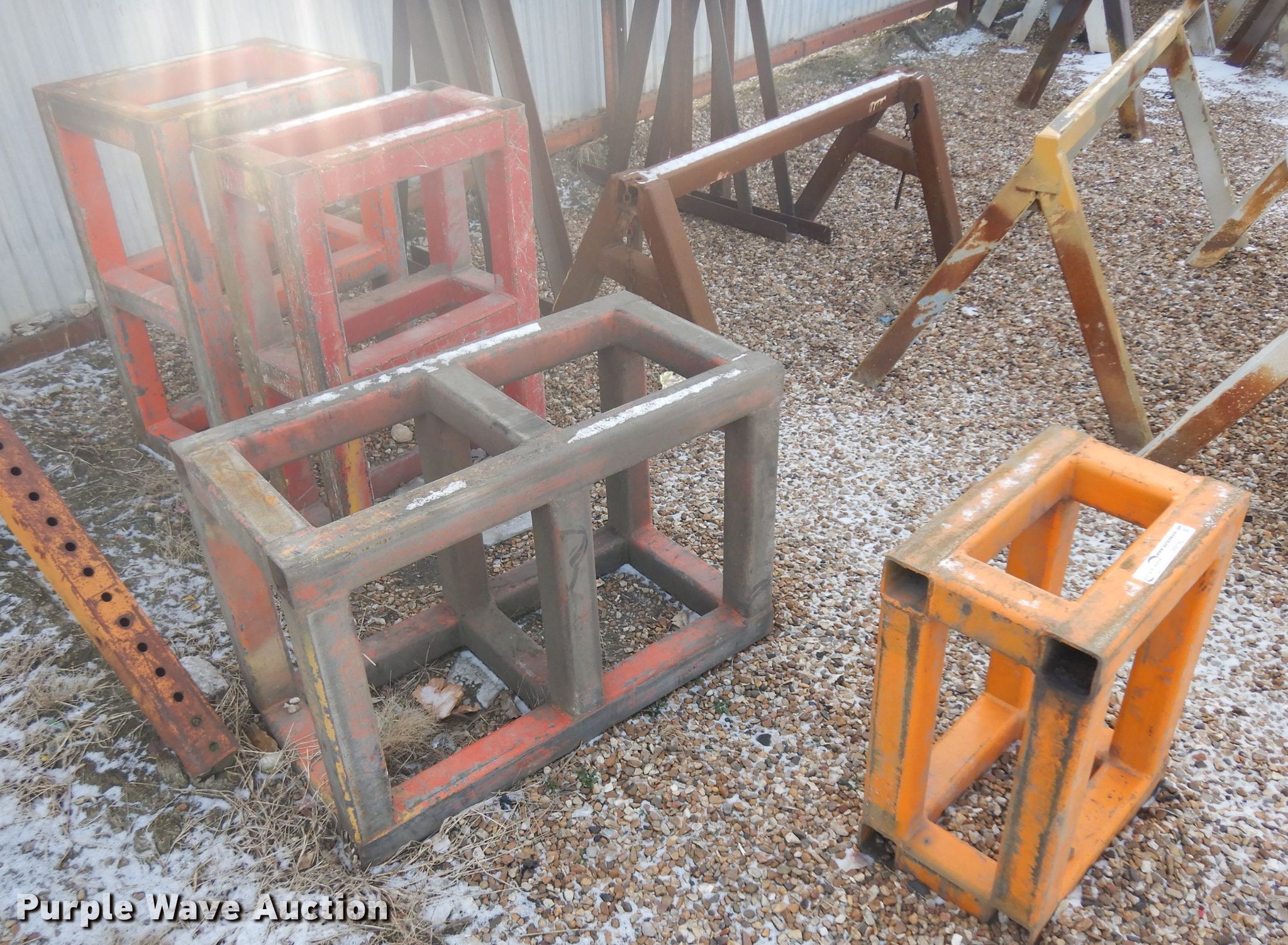 (4) heavy equipment stands in Kansas City, KS Item DI9182 sold