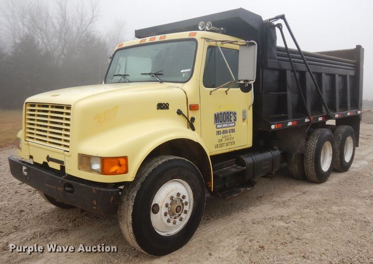image for item BF9972 1995 International 4900 dump truck