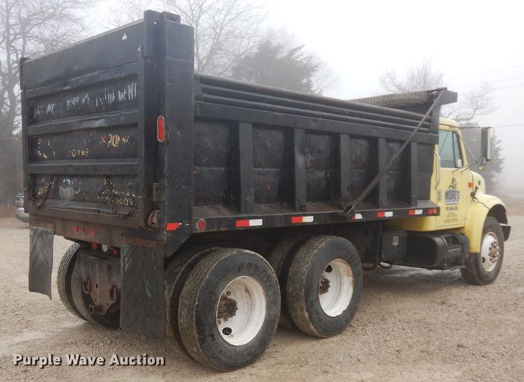 image for item BF9972 1995 International 4900 dump truck