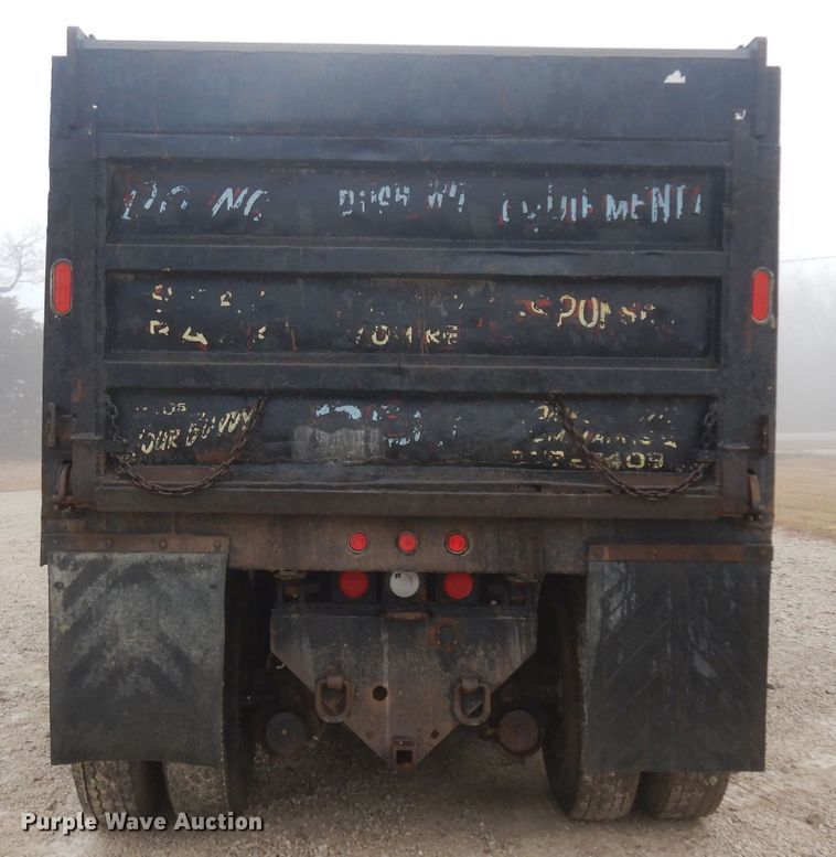 image for item BF9972 1995 International 4900 dump truck