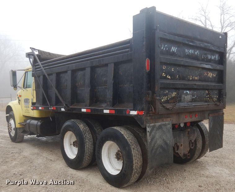 image for item BF9972 1995 International 4900 dump truck