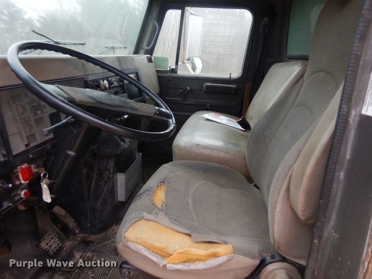 image for item BF9972 1995 International 4900 dump truck