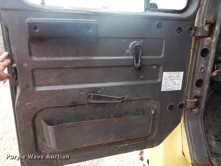 image for item BF9972 1995 International 4900 dump truck