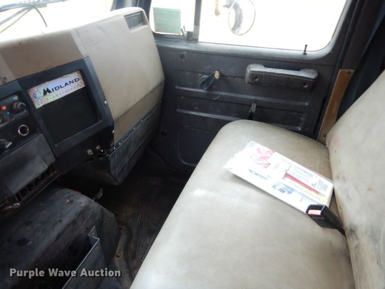 image for item BF9972 1995 International 4900 dump truck