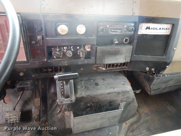 image for item BF9972 1995 International 4900 dump truck