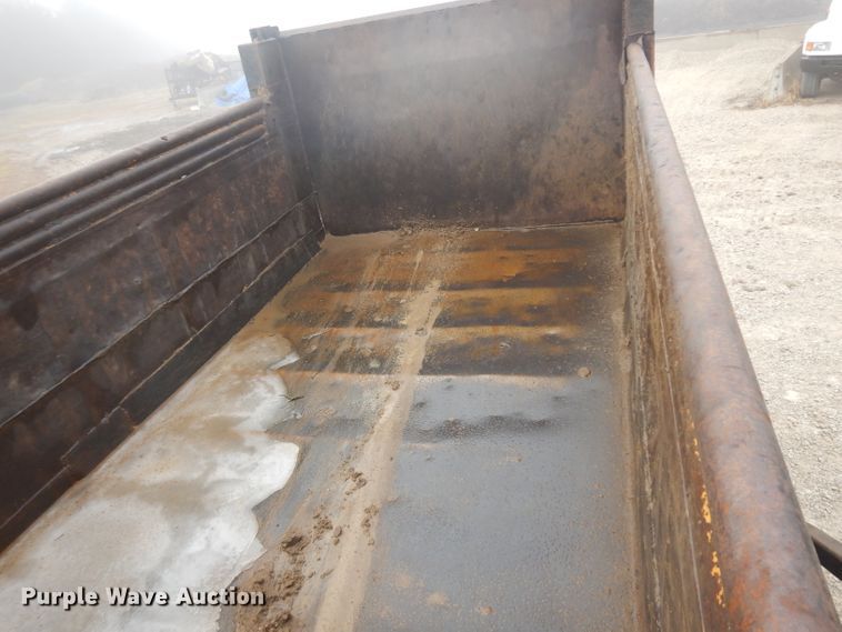 image for item BF9972 1995 International 4900 dump truck