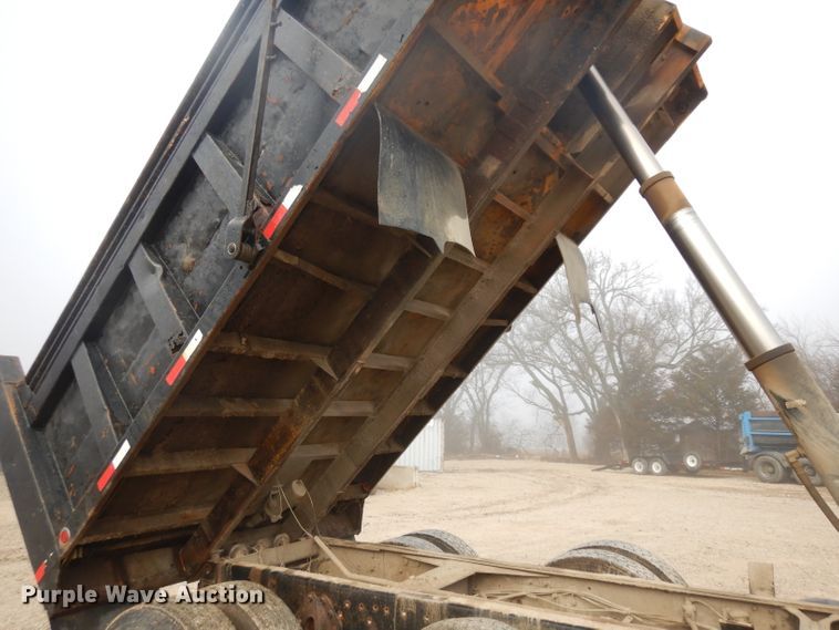 image for item BF9972 1995 International 4900 dump truck