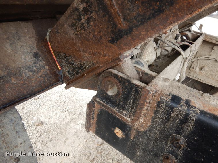 image for item BF9972 1995 International 4900 dump truck