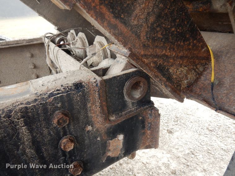 image for item BF9972 1995 International 4900 dump truck