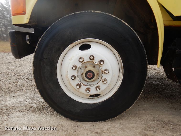 image for item BF9972 1995 International 4900 dump truck