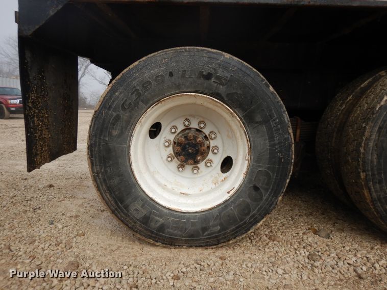 image for item BF9972 1995 International 4900 dump truck