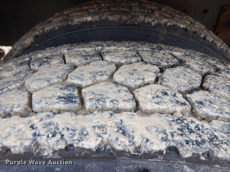 image for item BF9972 1995 International 4900 dump truck