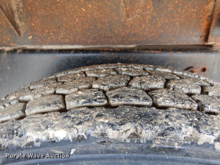 image for item BF9972 1995 International 4900 dump truck