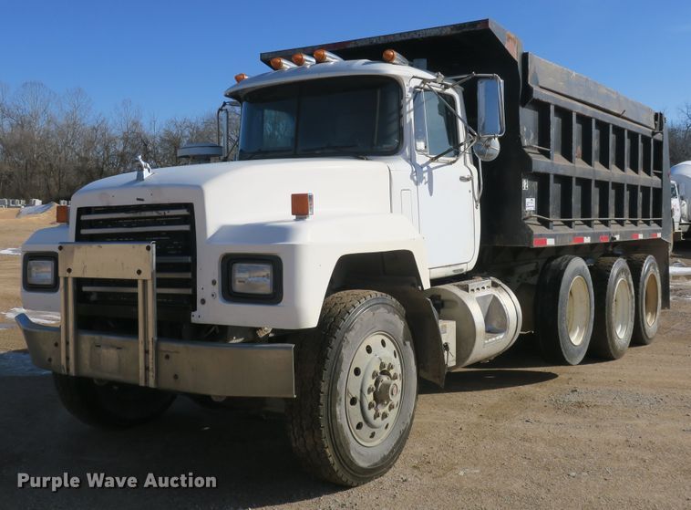 image for item DB10053 1999 Mack RD690S dump truck