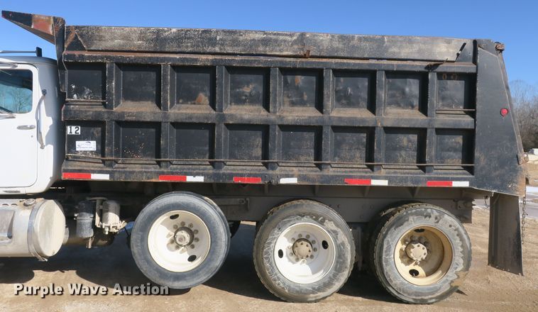 image for item DB10053 1999 Mack RD690S dump truck