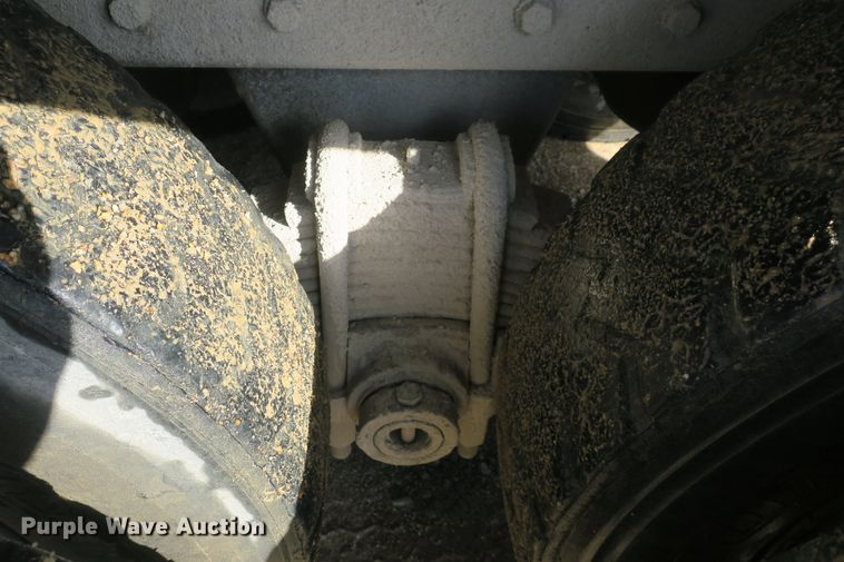 image for item DB10053 1999 Mack RD690S dump truck