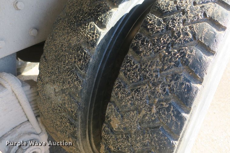 image for item DB10053 1999 Mack RD690S dump truck