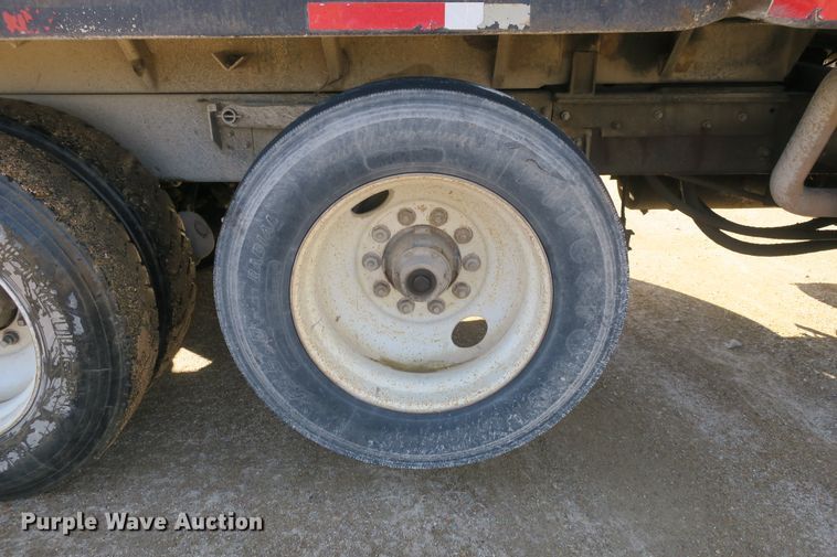 image for item DB10053 1999 Mack RD690S dump truck