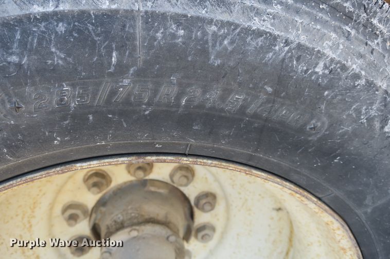 image for item DB10053 1999 Mack RD690S dump truck