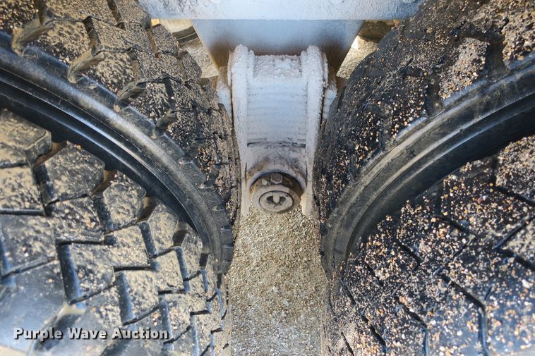 image for item DB10053 1999 Mack RD690S dump truck