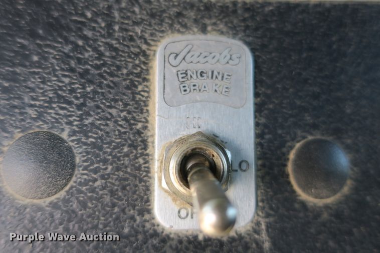 image for item DB10053 1999 Mack RD690S dump truck