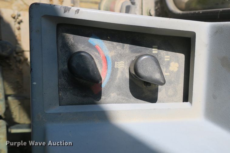 image for item DB10054 1994 Caterpillar 426B backhoe