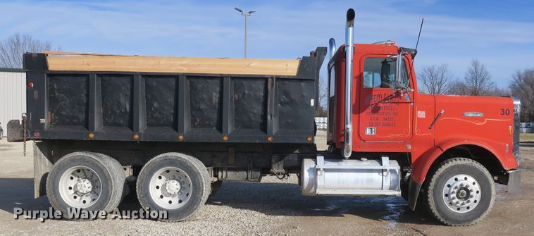 image for item DB10067 1986 Freightliner FLC dump truck