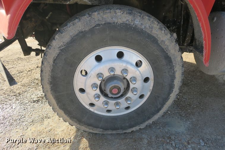 image for item DB10067 1986 Freightliner FLC dump truck