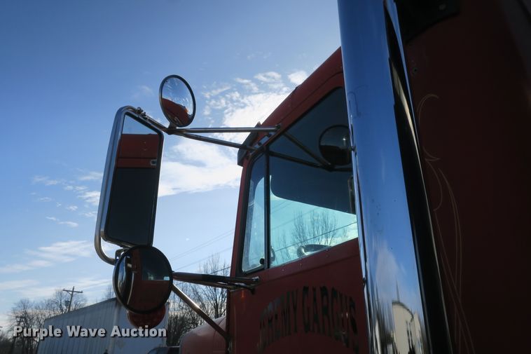 image for item DB10067 1986 Freightliner FLC dump truck