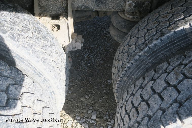 image for item DB10067 1986 Freightliner FLC dump truck