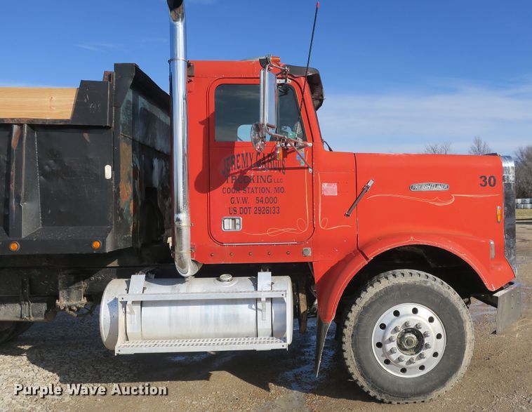 image for item DB10067 1986 Freightliner FLC dump truck