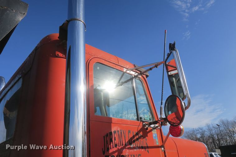 image for item DB10067 1986 Freightliner FLC dump truck