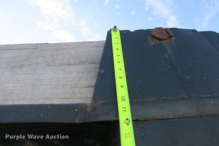 image for item DB10067 1986 Freightliner FLC dump truck