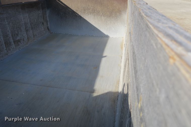 image for item DB10067 1986 Freightliner FLC dump truck