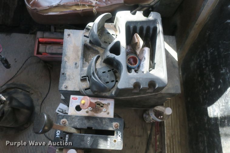 image for item DB10067 1986 Freightliner FLC dump truck