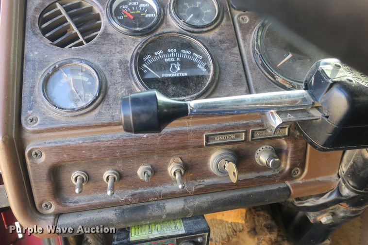 image for item DB10067 1986 Freightliner FLC dump truck