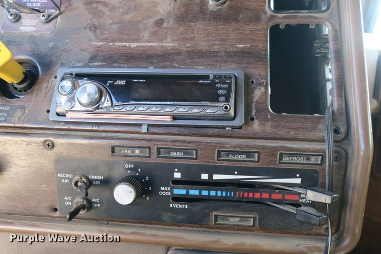 image for item DB10067 1986 Freightliner FLC dump truck