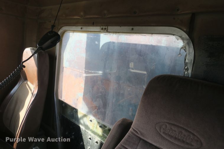 image for item DB10067 1986 Freightliner FLC dump truck