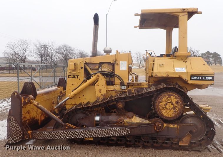 image for item DC3358 1987 Caterpillar D5H LGP dozer