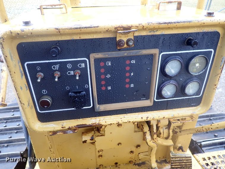 image for item DC3358 1987 Caterpillar D5H LGP dozer