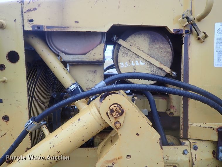 image for item DC3358 1987 Caterpillar D5H LGP dozer
