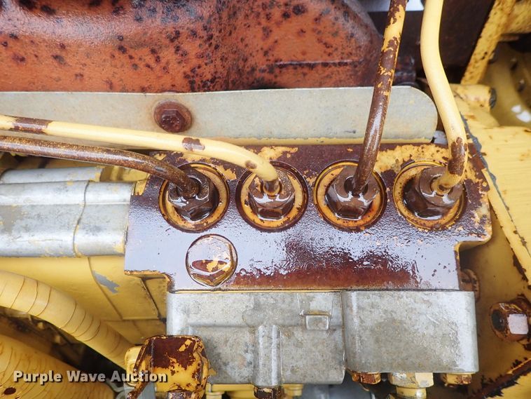 image for item DC3358 1987 Caterpillar D5H LGP dozer